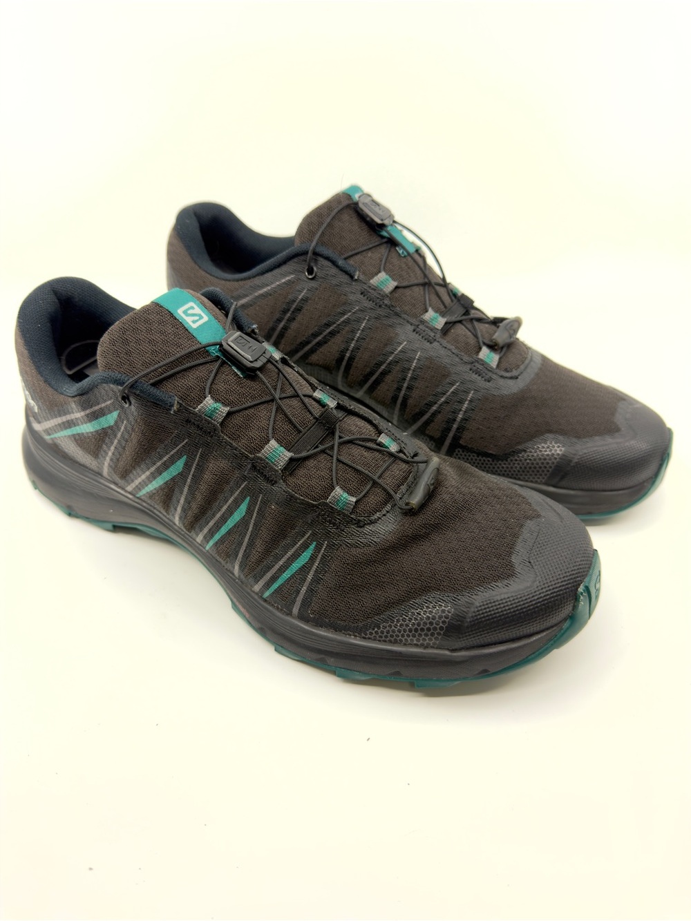 Salomon XA Meoka trail running sneakers Color Black and teal. SZ11